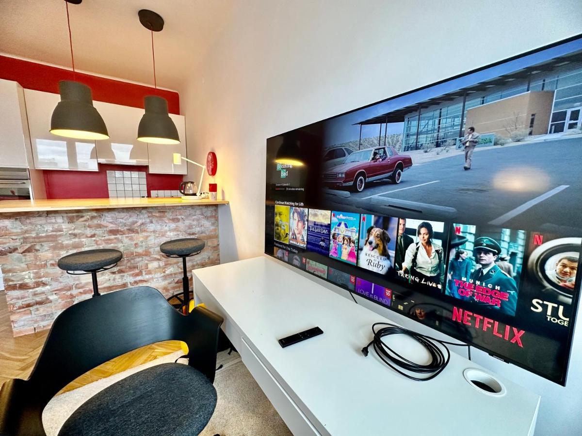 Super Beauty Metro Wifi 65'Tv Netflix Hbo Appletv+ Lägenhet Warszawa Exteriör bild