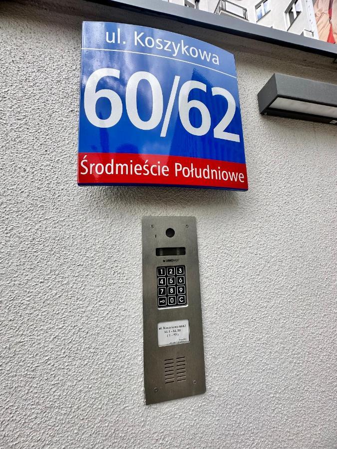 Super Beauty Metro Wifi 65'Tv Netflix Hbo Appletv+ Lägenhet Warszawa Exteriör bild