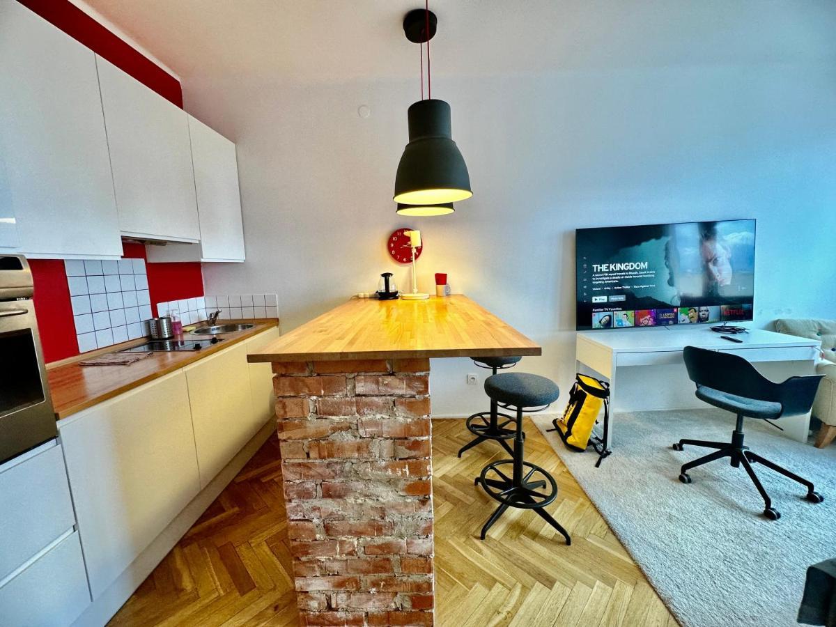 Super Beauty Metro Wifi 65'Tv Netflix Hbo Appletv+ Lägenhet Warszawa Exteriör bild